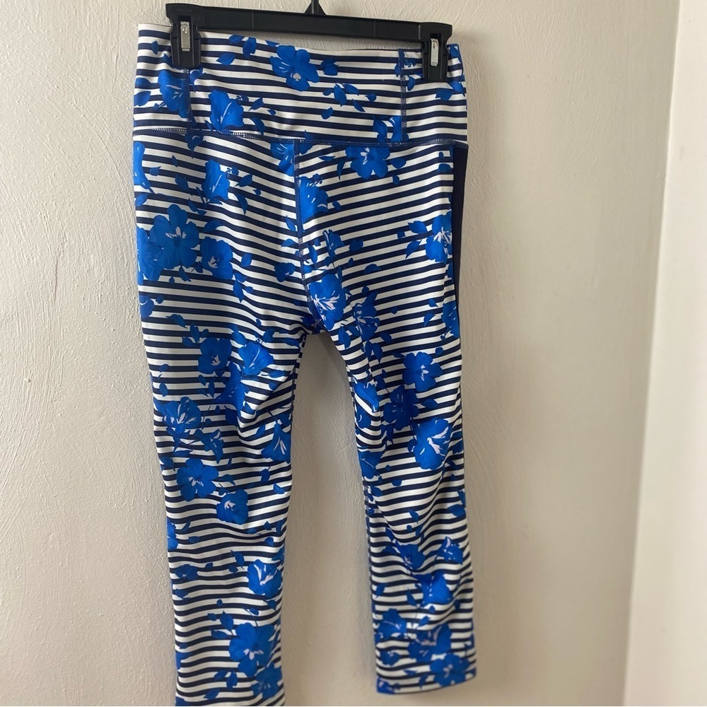 Kate Spade Floral Crop Leggings. Blue White stripes Sz M - Picture 10 of 16